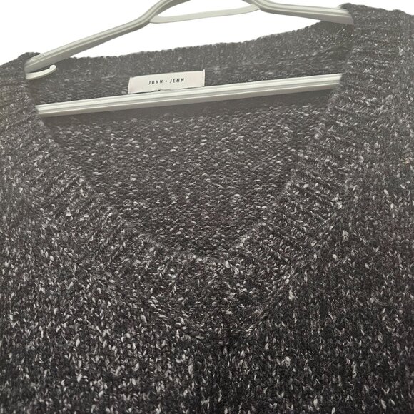 John + Jenn Womens Black & White Knit Sweater w/ Oversized Cuffed Sleeve… - Picture 3 of 8